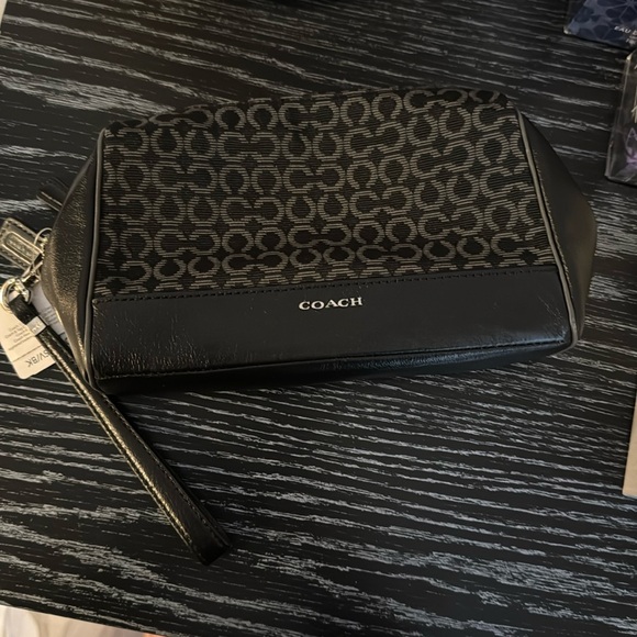 Coach Signature Canvas Black Cosmetic Case Make Up Bag Pouch/Wristlet - Picture 1 of 8